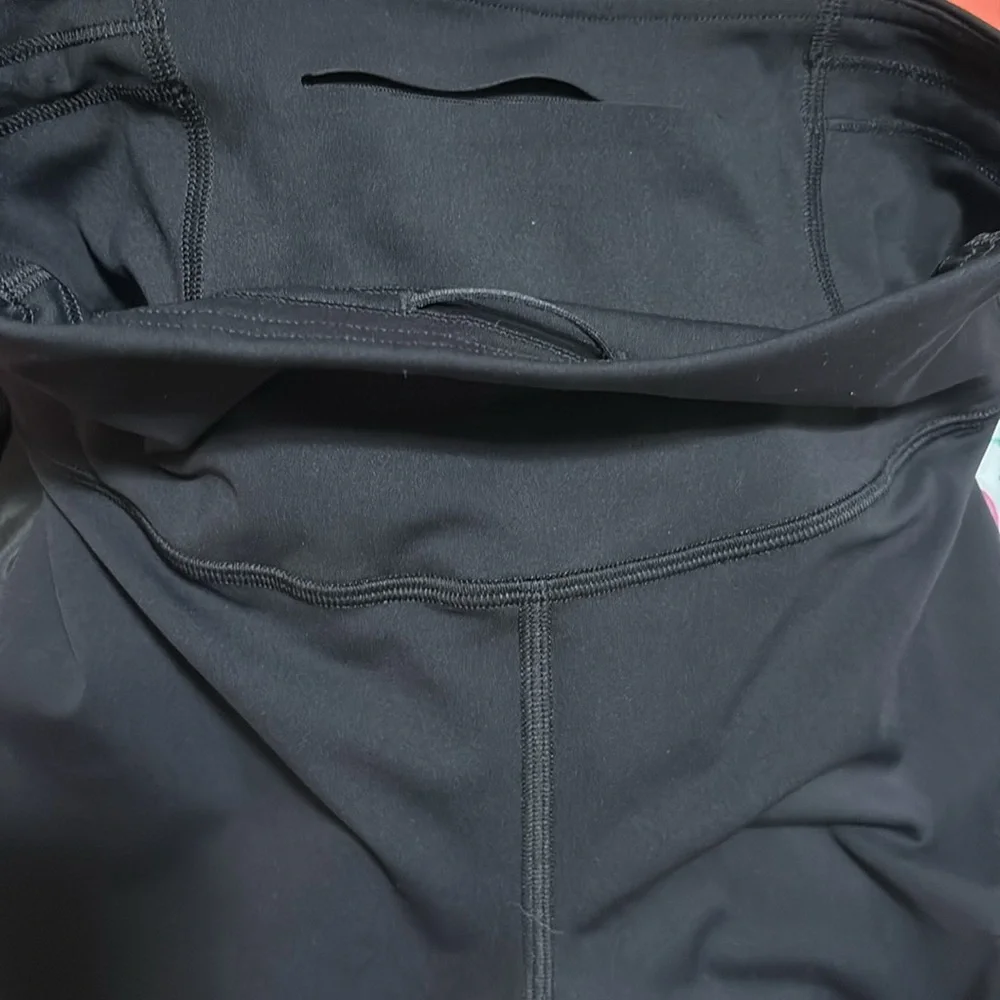 Lululemon Athletica 🍋Women’s Nulu Black Leggings Size 6 NWOT - Picture 3 of 9